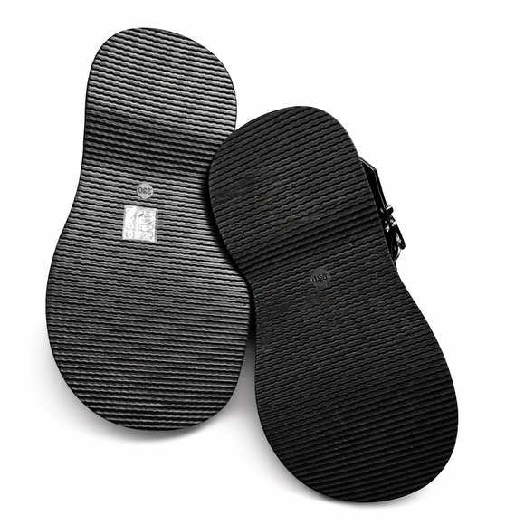 Elegant Black Platform Mary Jane Shoes - Picture 2 of 3